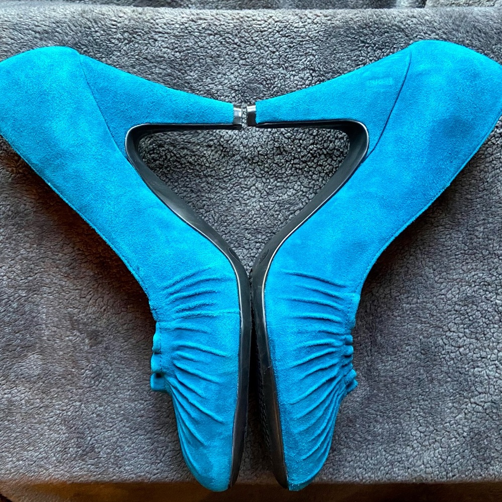JESSICA SIMPSON- Turquoise Blue (Teal) Suede High Heels